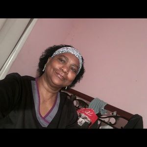 Meet your Posher, Maxine